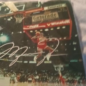 8X10 Micheal Jordan Gatorade Slam Duck